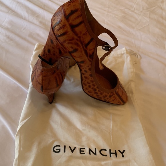 Givenchy New Ladies Heels New - Picture 5 of 9